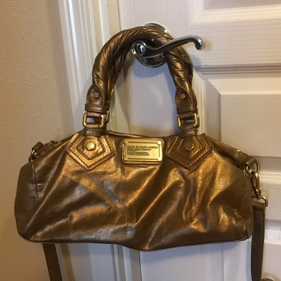 Marc By Marc Jacobs Handbags - Marc Jacobs gold crossbody satchel
